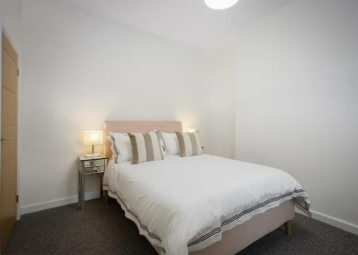 Blackpool Central Springfield Apartments Spacious Comfort