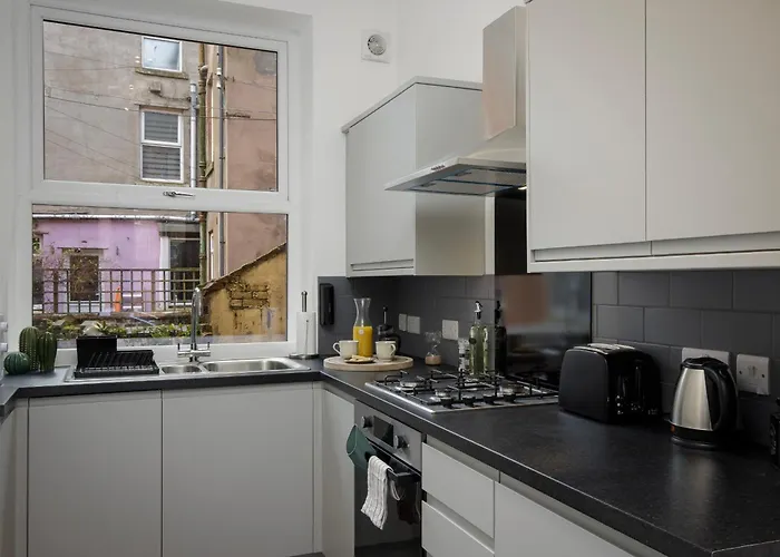 Blackpool Central Springfield Apartments Spacious Comfort